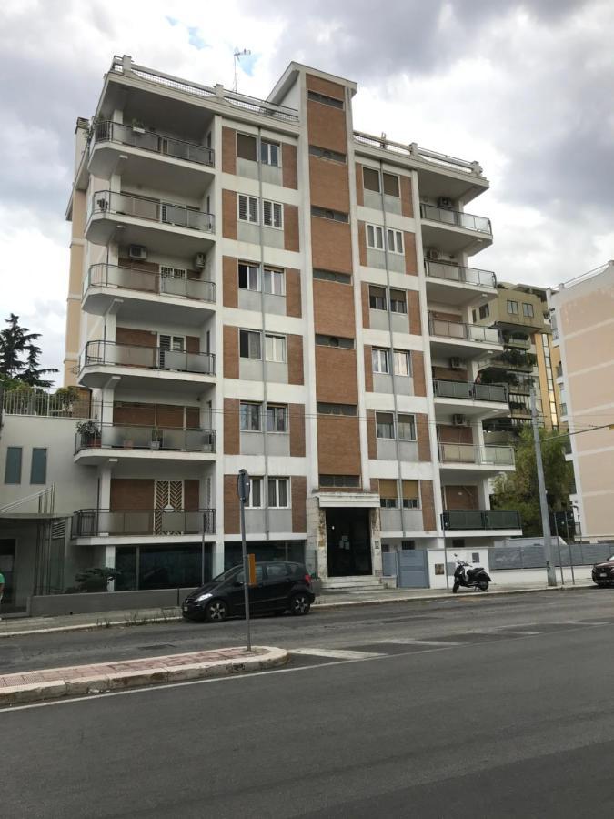 B&B Parco 2 Giugno 바리 외부 사진