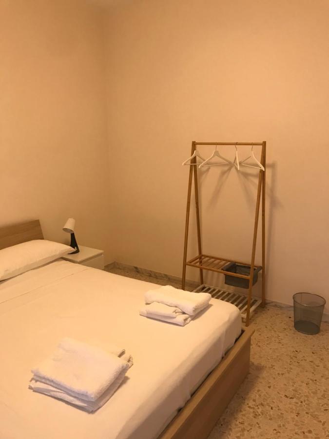 B&B Parco 2 Giugno 바리 외부 사진