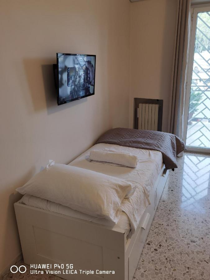 B&B Parco 2 Giugno 바리 외부 사진